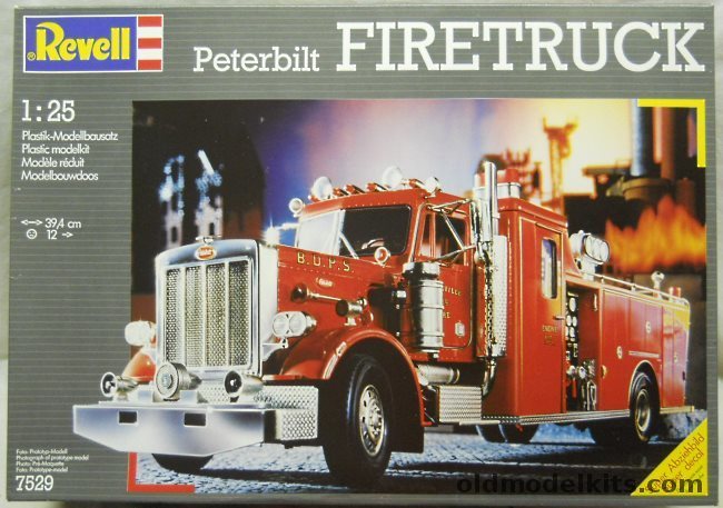Revell 1/25 Peterbilt Fire Truck, 7529 plastic model kit